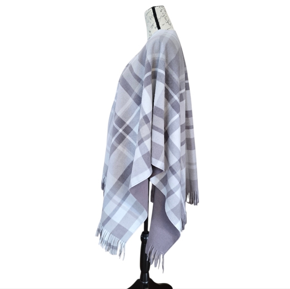Rachel Roy Gray White Plaid Fleece Fringed Wrap Poncho Cape - Picture 4 of 7